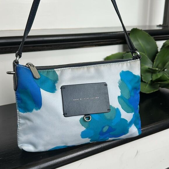 Marc by Marc Jacobs Floral Crossbody Purse Watercolor Print Nylon handbag Bag - Picture 2 of 11